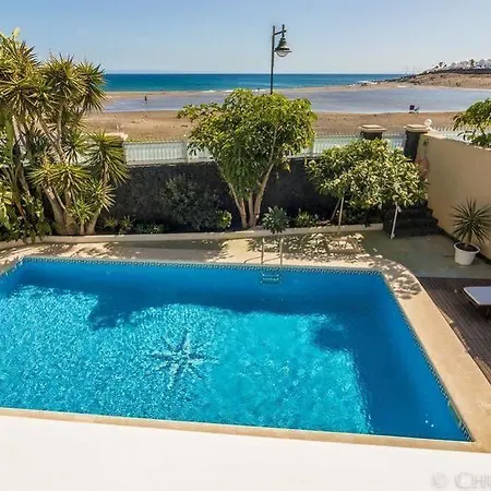La Concha Playa Honda (Lanzarote)